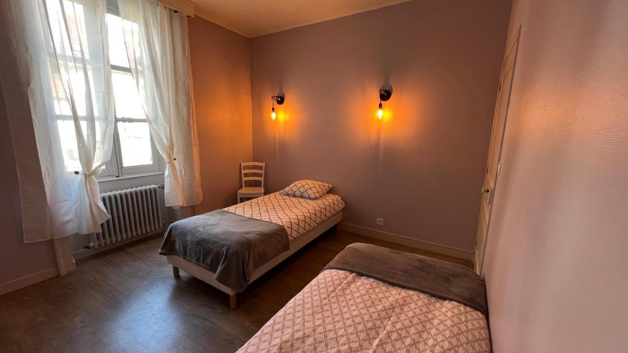 Appartement T4 70M2 - Meuble - Centre Ville - Proche Thermes Lons-le-Saunier Exterior photo